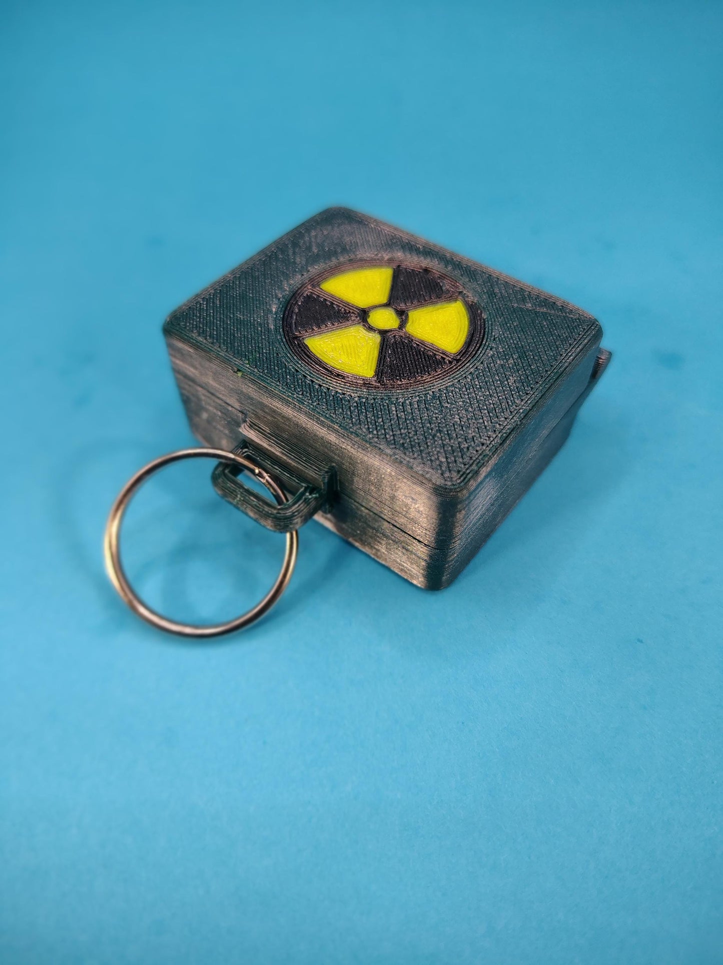 Fallout Inspired Mini Nuke Briefcase with Click Button – Collectible Gift for Fans, Desktop Fidget Toy