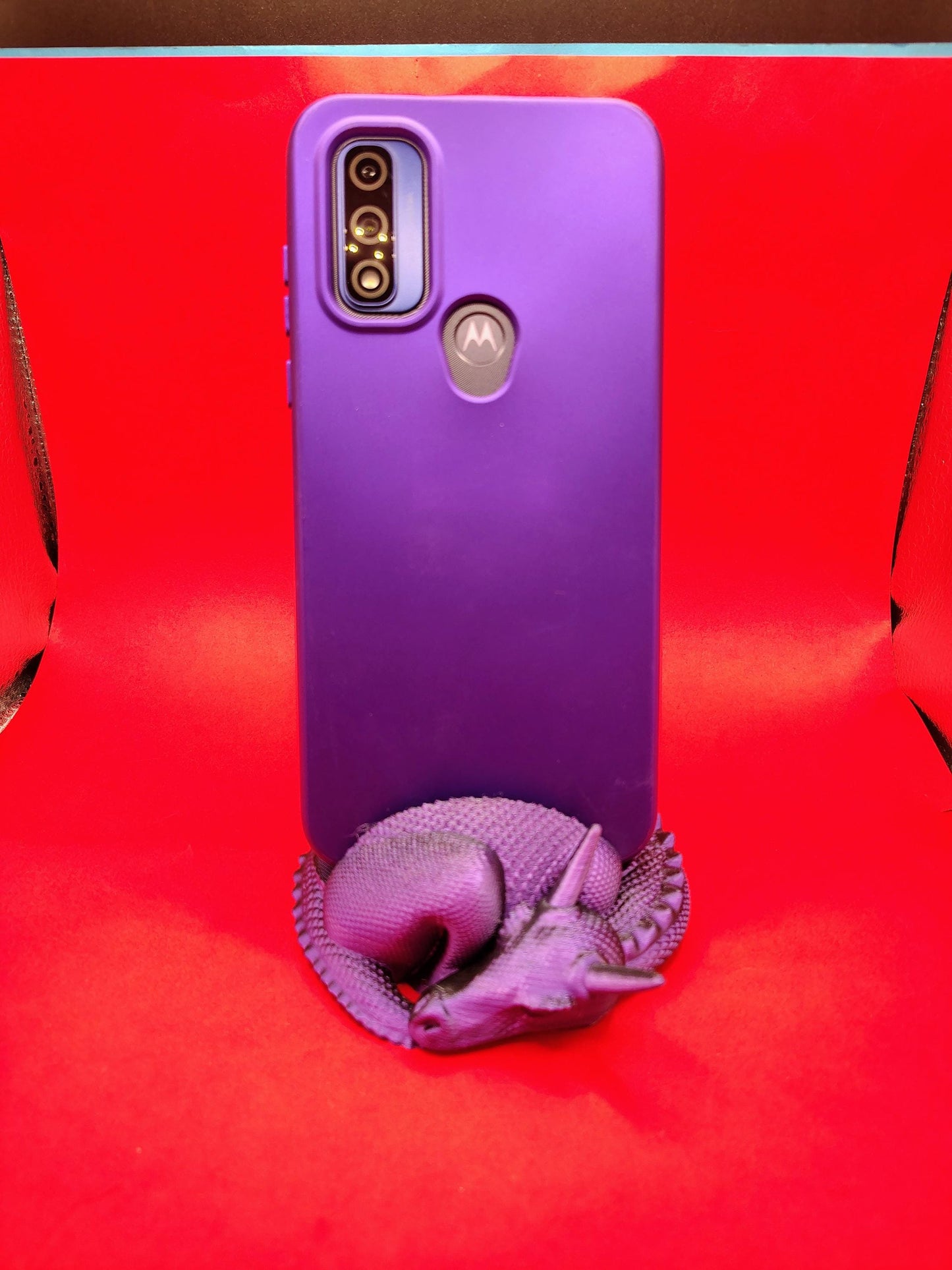 Sleeping Dragon Phone Holder Stand – Unique Desktop Holder, Durable & Stylish Accessory for Phones, Perfect Gift for Fantasy Lovers